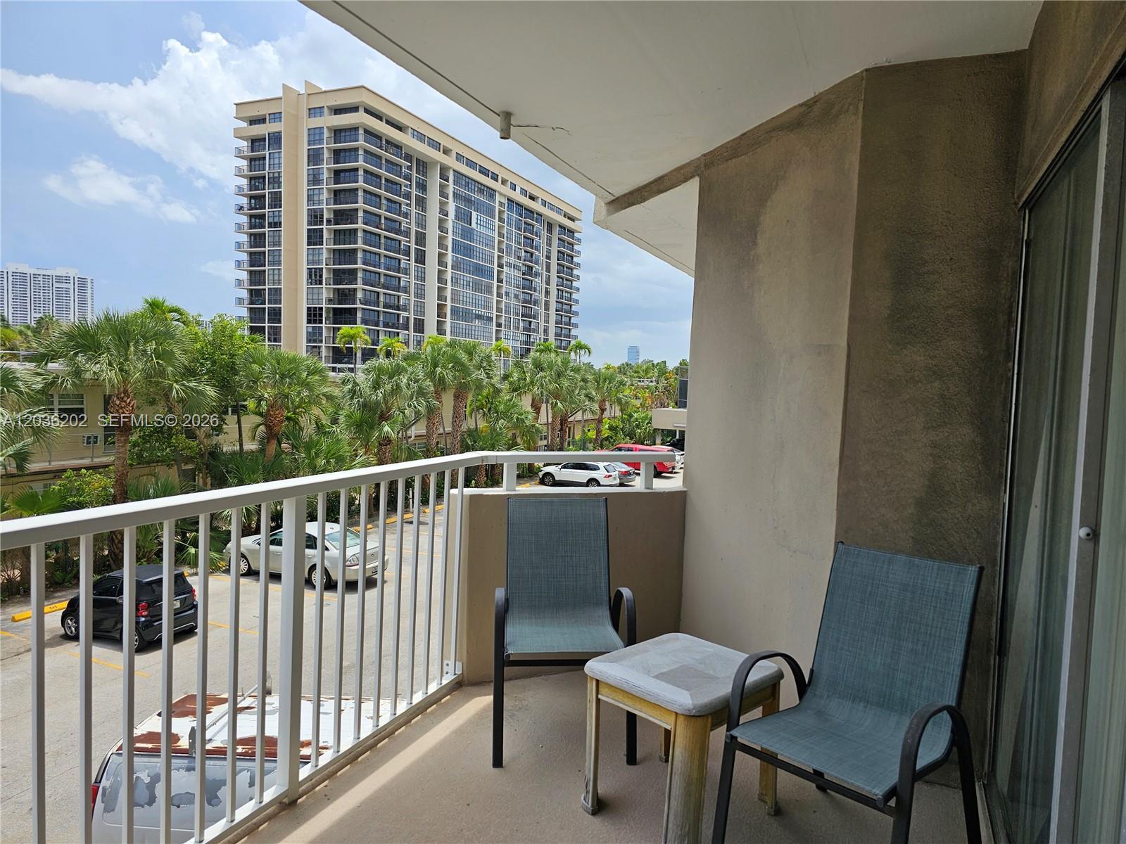 Hallandale Beach, FL 33009 photo 2