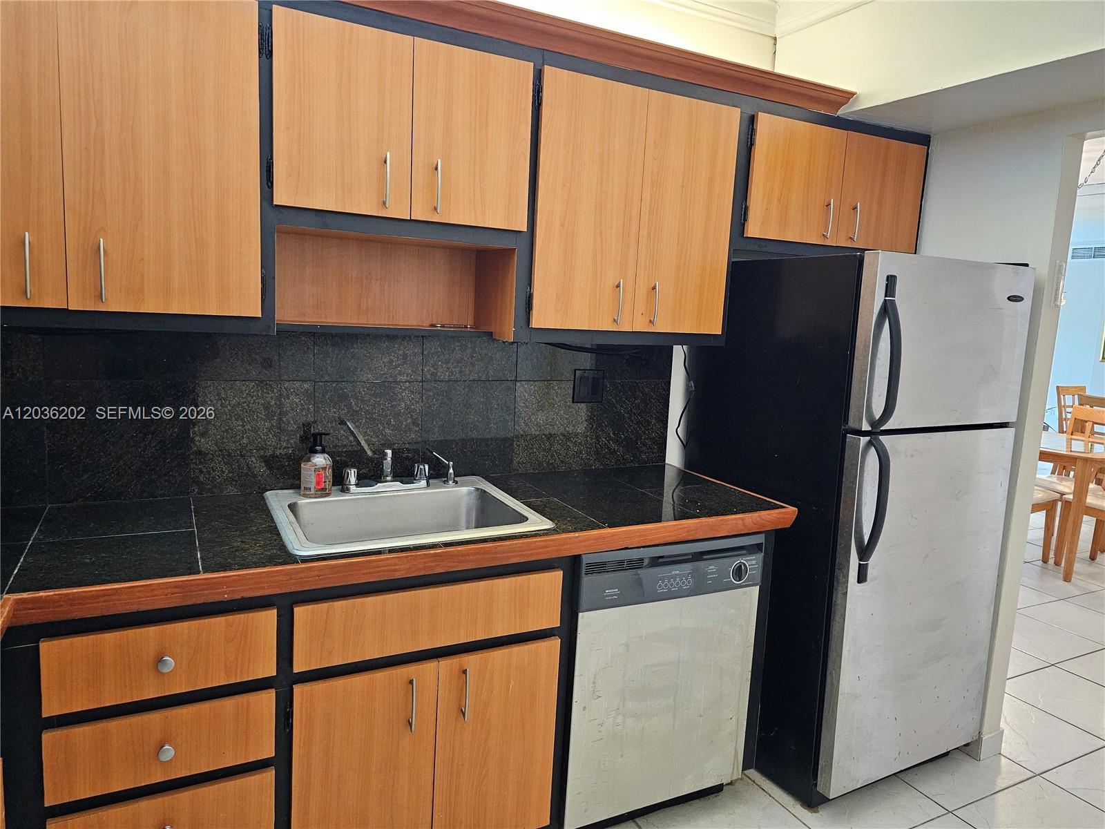 Hallandale Beach, FL 33009 photo 4