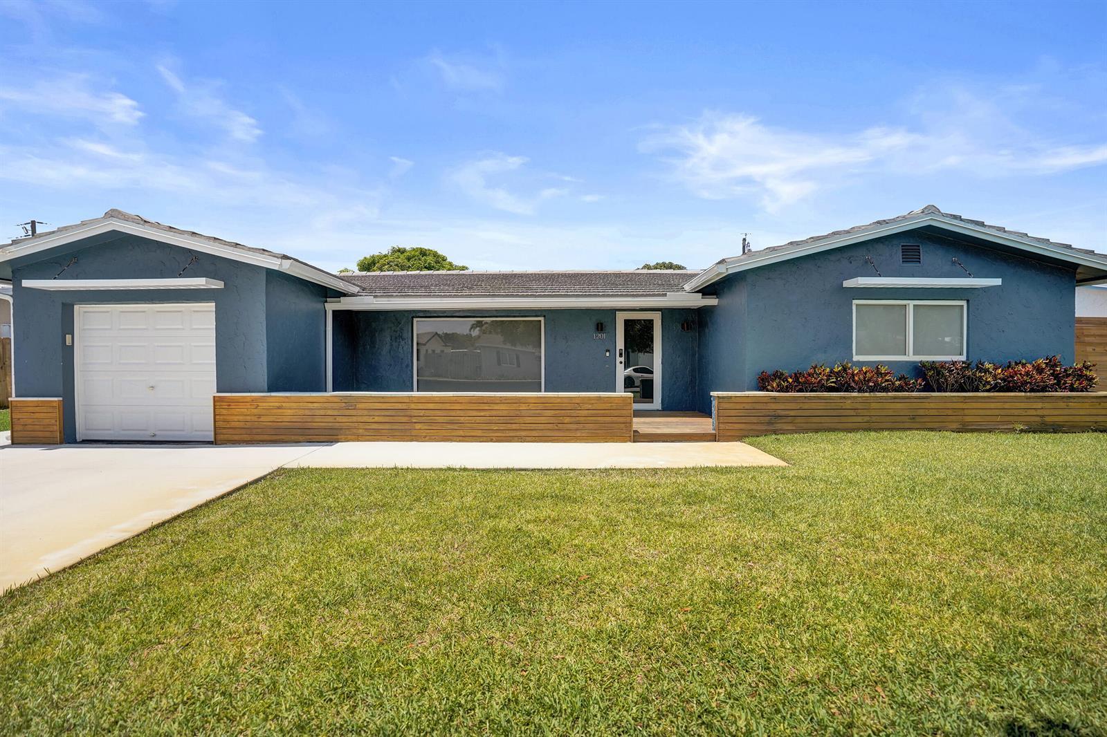 1201 SW 28th Avenue, Boynton Beach FL 33426