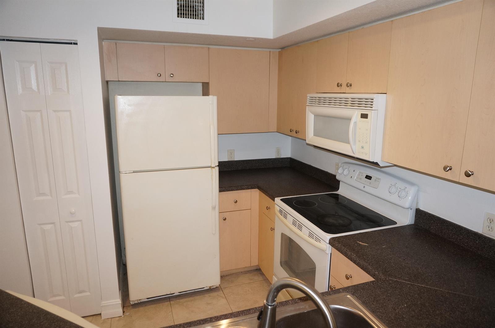 4021 San Marino Boulevard # 204, West Palm Beach FL 33409 photo 4
