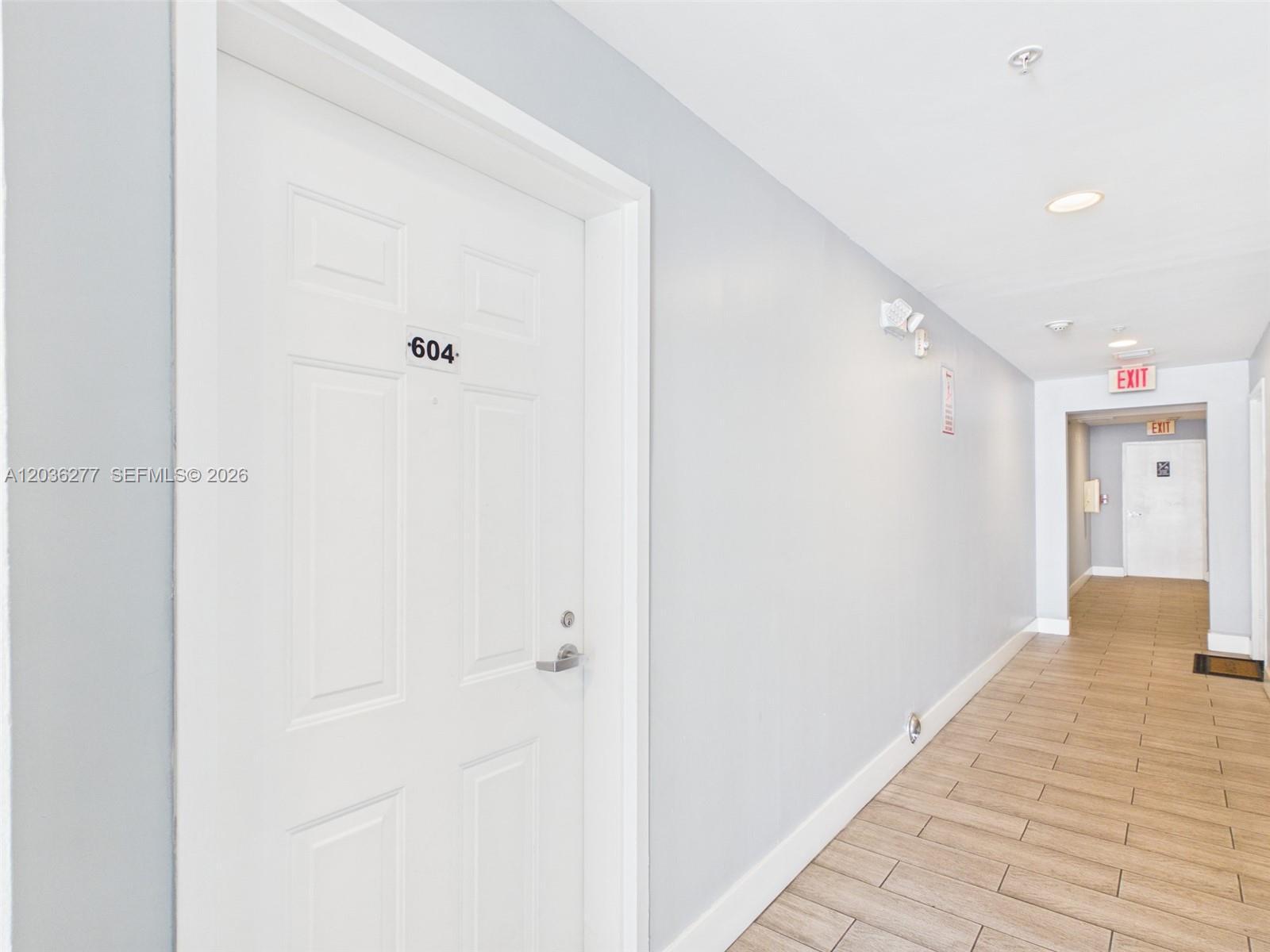425 NE 30th St # 404, Miami FL 33137 photo 2