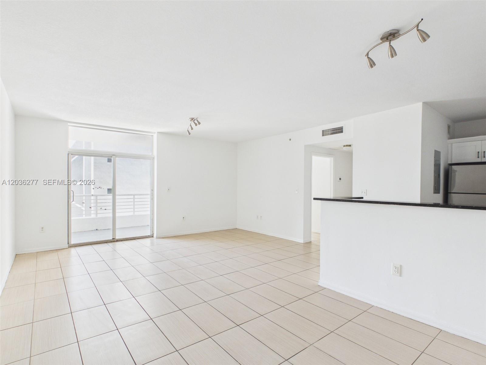 425 NE 30th St # 404, Miami FL 33137 photo 3