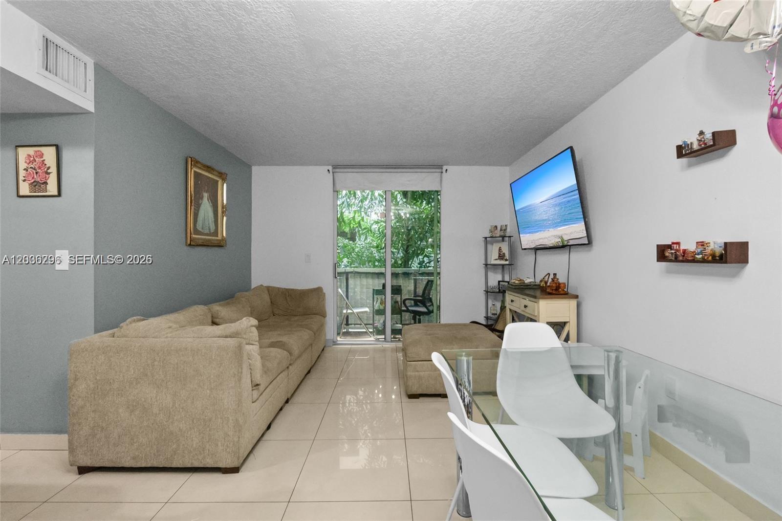 104 SW 9th St # 305, Miami FL 33130 photo 4