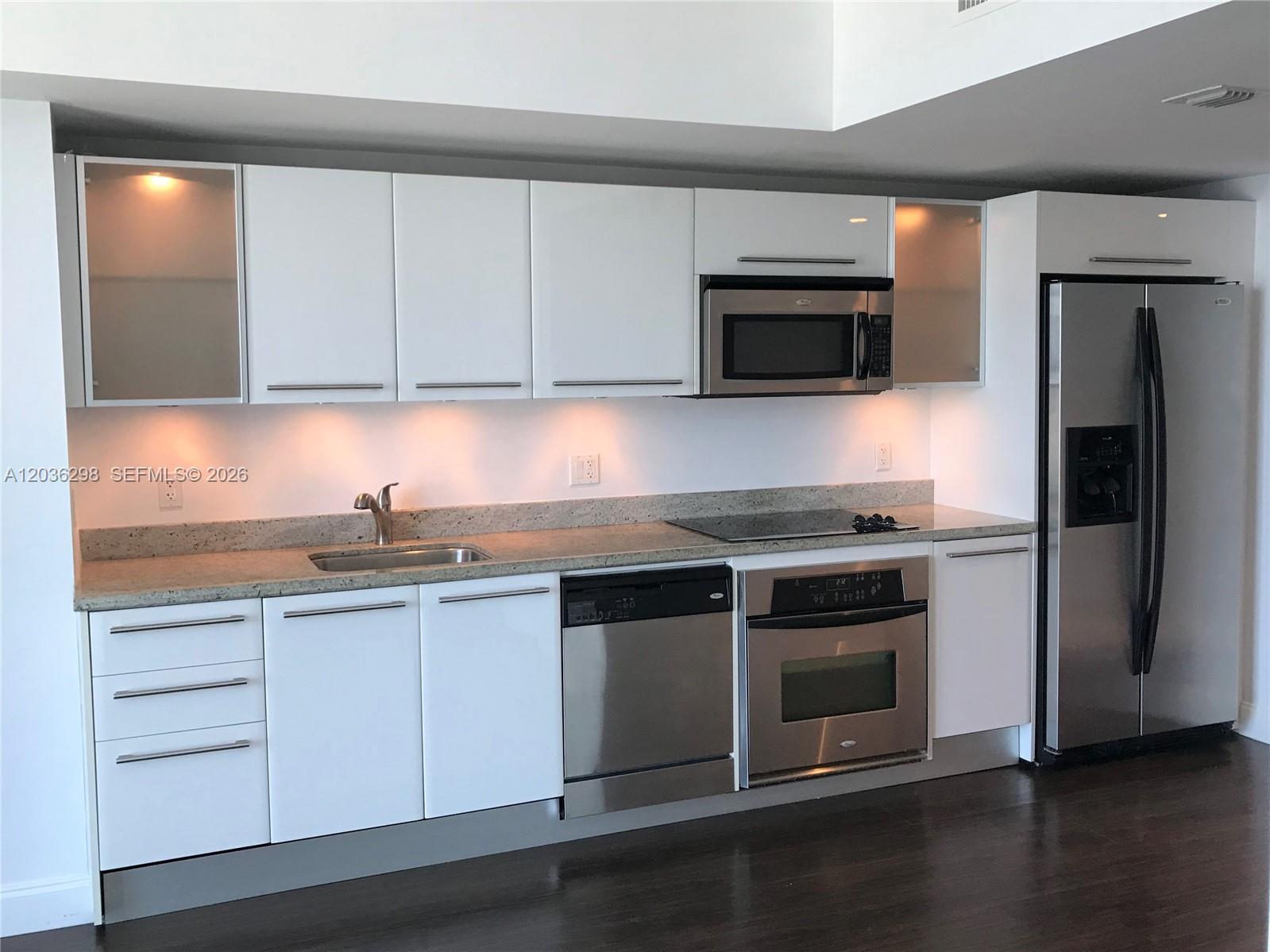 185 SW 7th St # 3806, Miami FL 33130