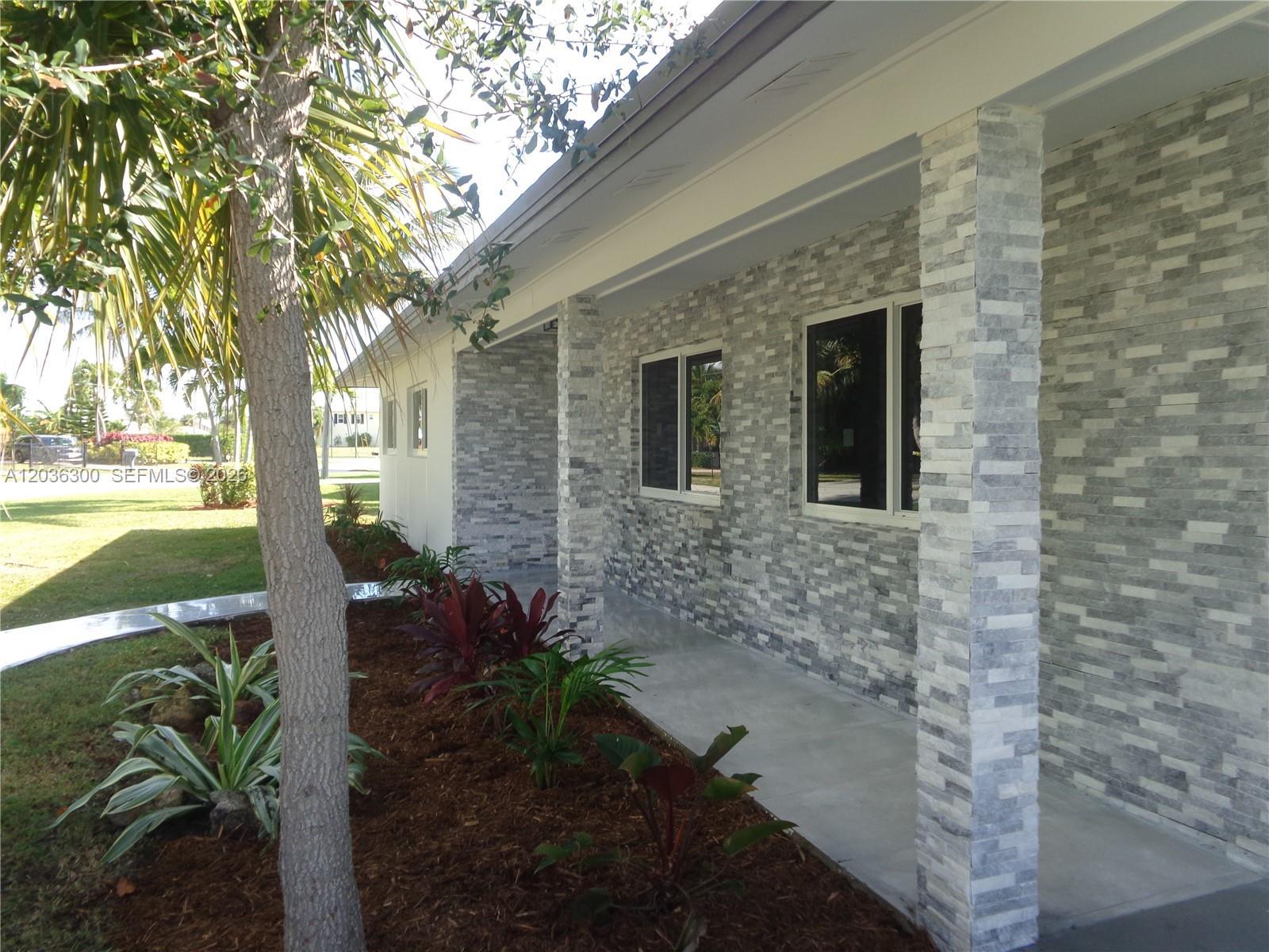 1565 N Thumb Point Dr, Fort Pierce FL 34949 photo 3