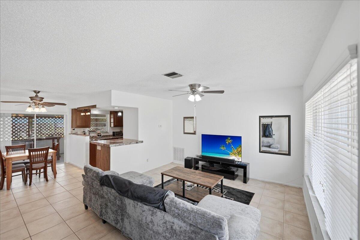 107 SE Selva Court, Port St. Lucie FL 34983 photo 2