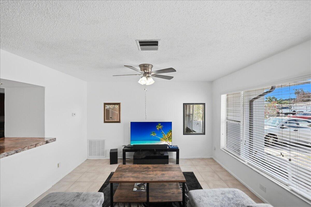 107 SE Selva Court, Port St. Lucie FL 34983 photo 3