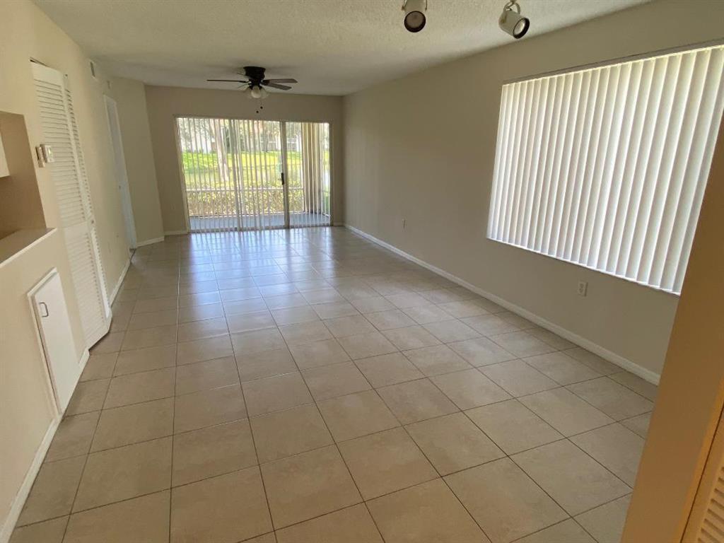 7108 Glenmoor Drive # 7108, West Palm Beach FL 33409 photo 2