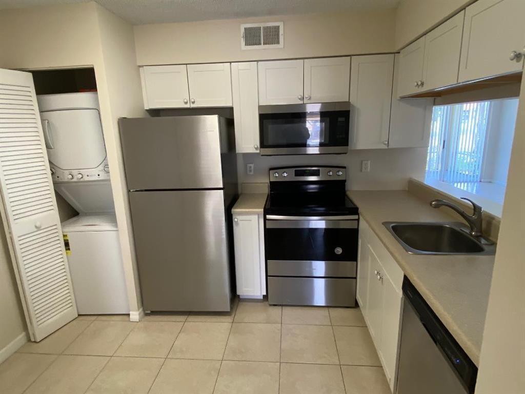 7108 Glenmoor Drive # 7108, West Palm Beach FL 33409 photo 3