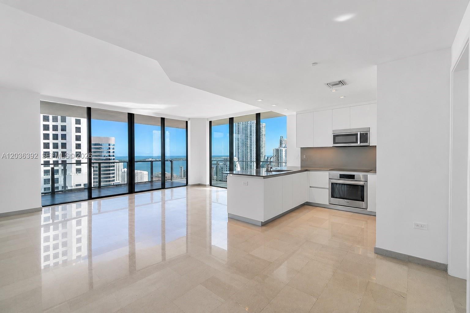68 SE 6th St # 3301, Miami FL 33131 photo 4