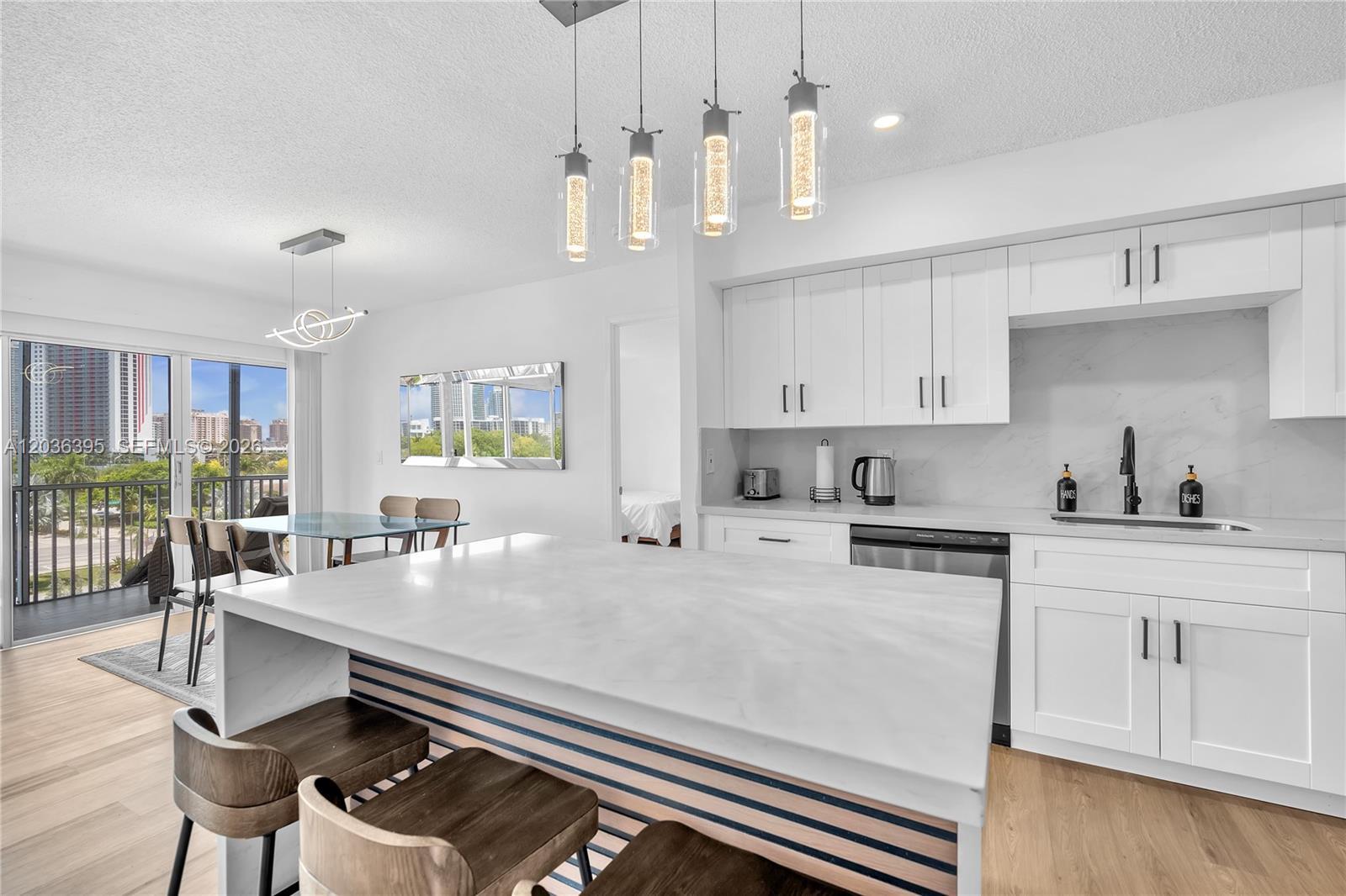 Hallandale Beach, FL 33009 photo 2