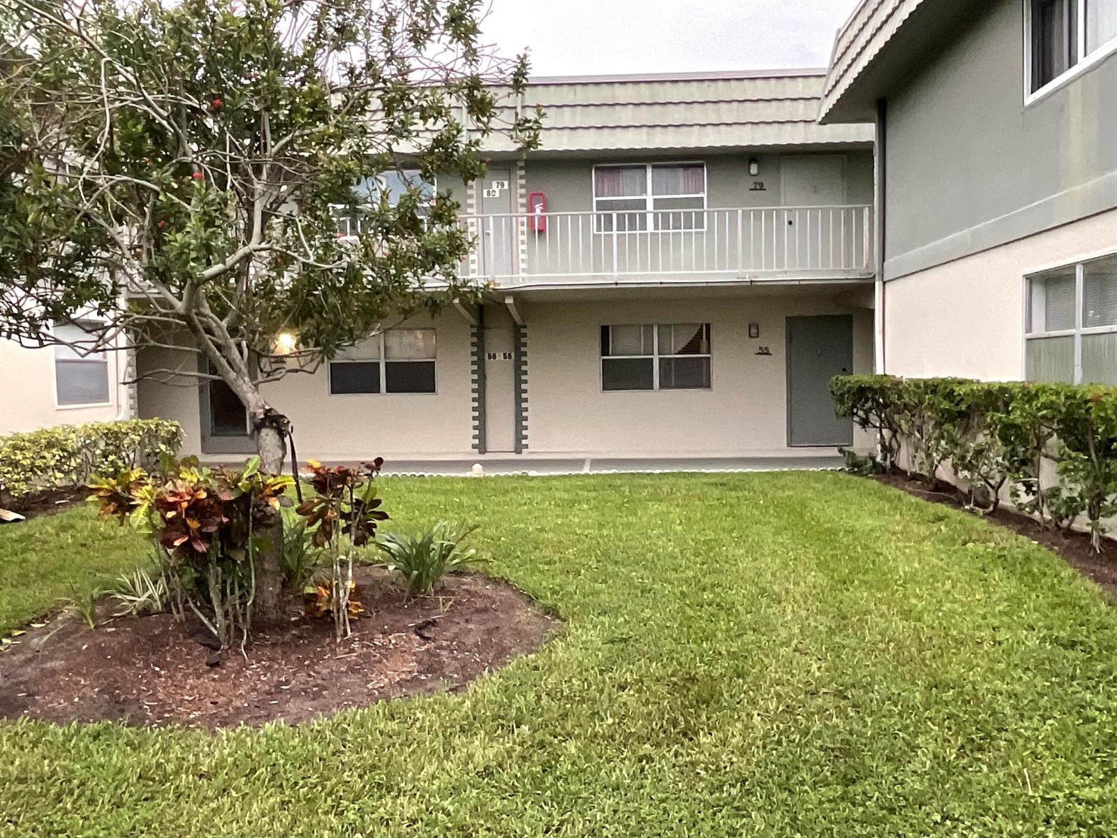 679 Saxony Way, Delray Beach FL 33446 photo 2
