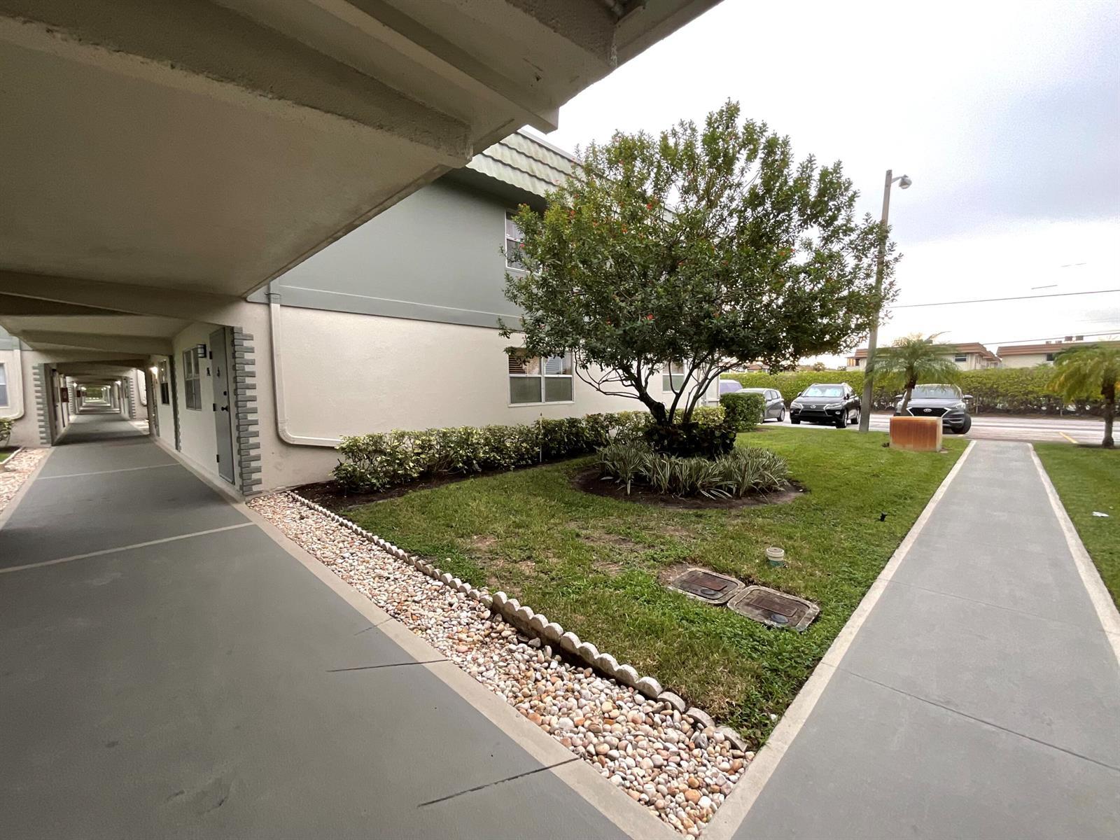 679 Saxony Way, Delray Beach FL 33446 photo 3