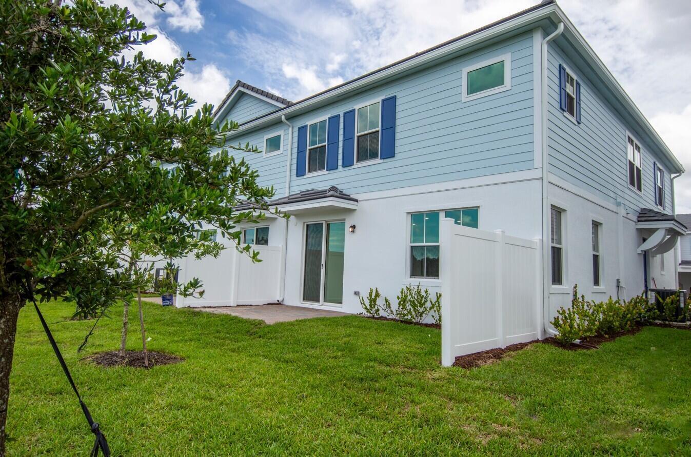 171 SE Birch Terrace, Stuart FL 34997 photo 2