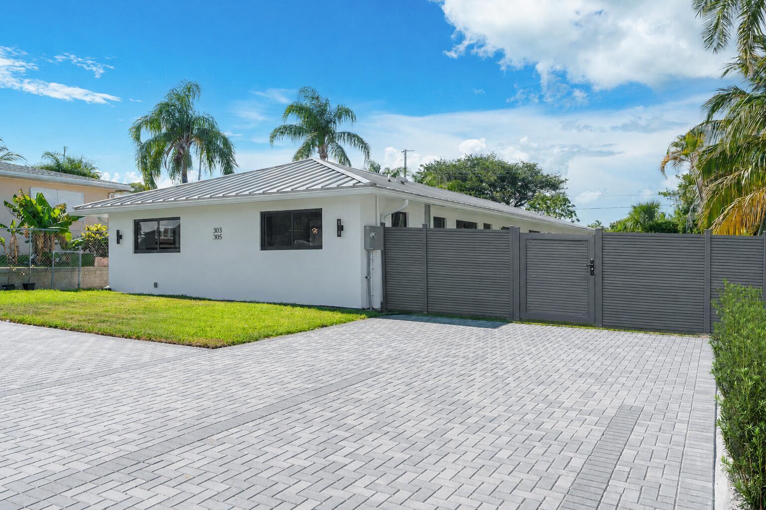 303 De Carie Street, Delray Beach FL 33444 photo 3