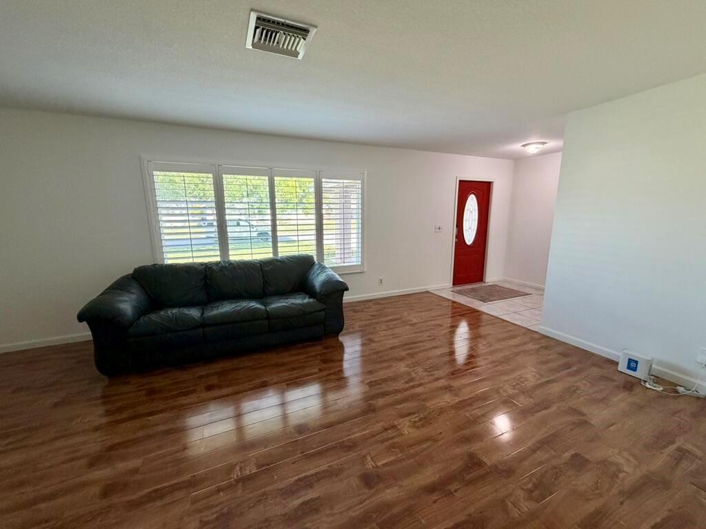 147 Sunflower Circle, Royal Palm Beach FL 33411 photo 4
