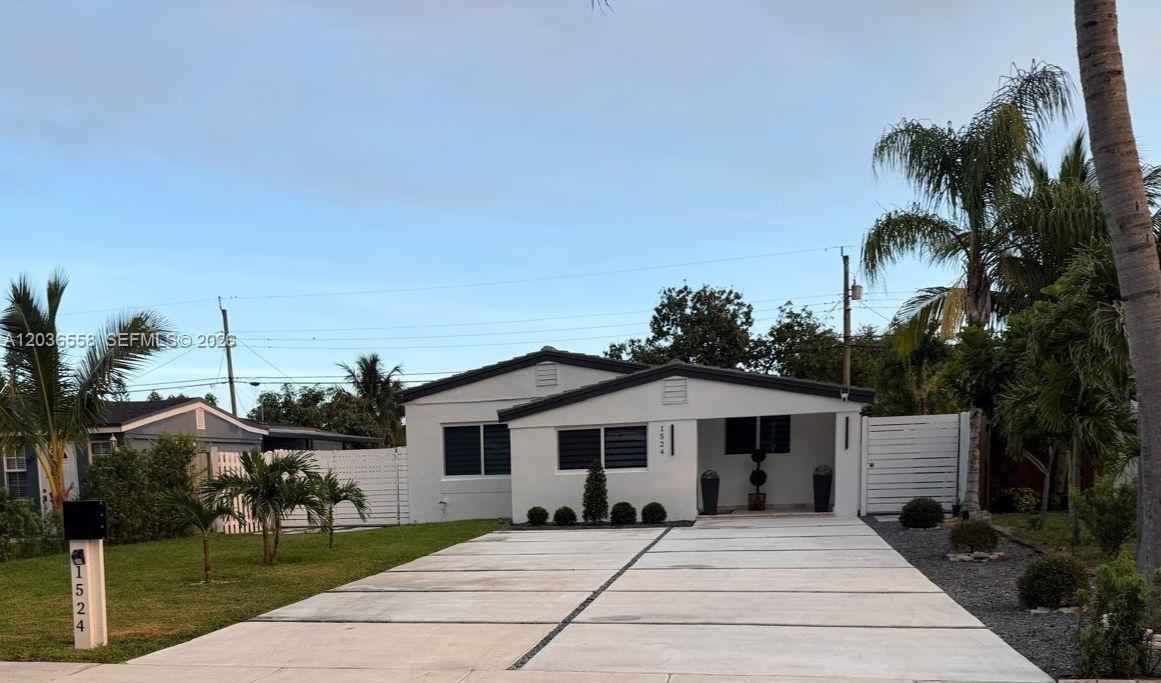 1524 NE 182nd St, North Miami Beach FL 33162
