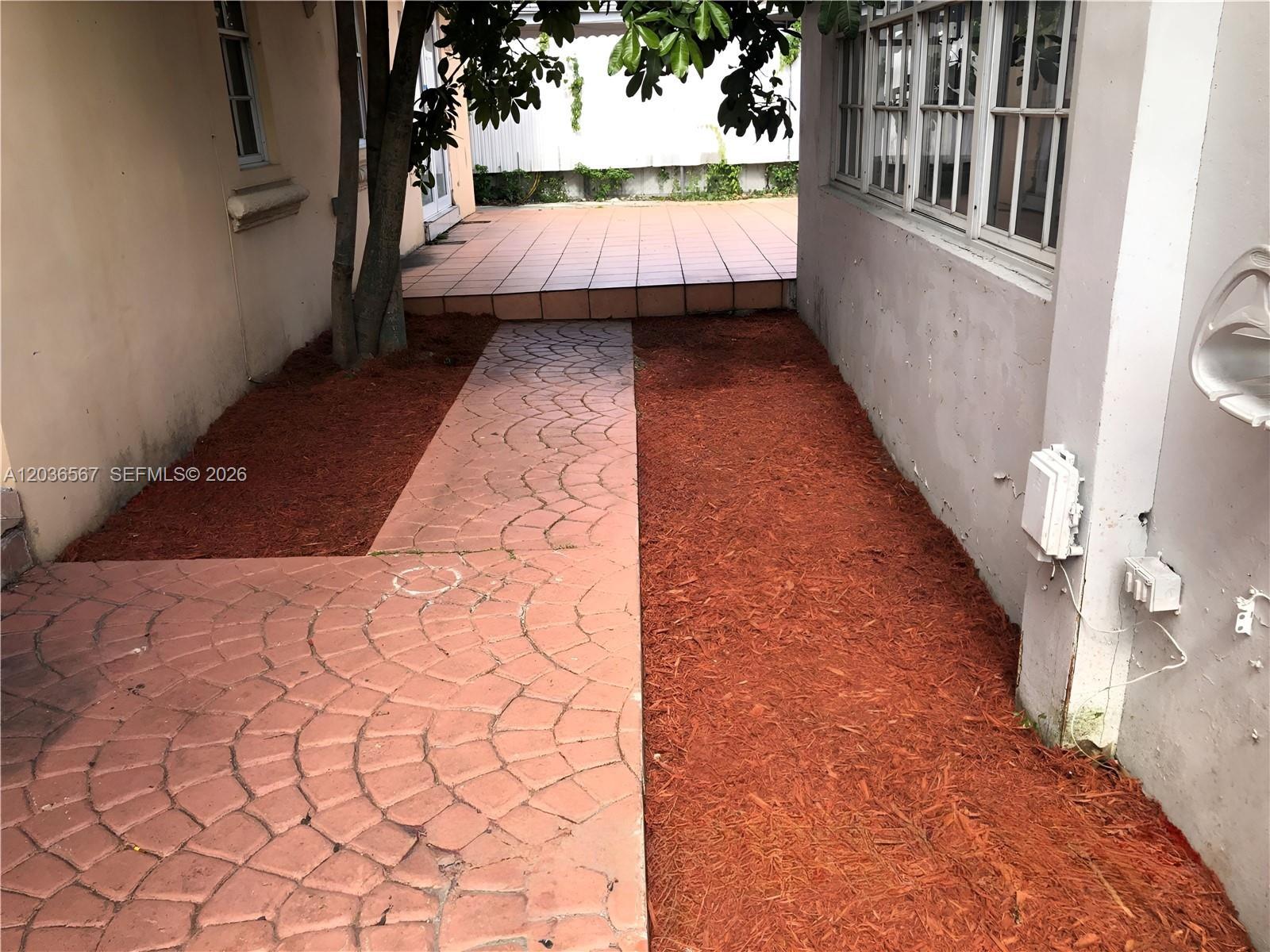 447 E 32nd St, Hialeah FL 33013 photo 5
