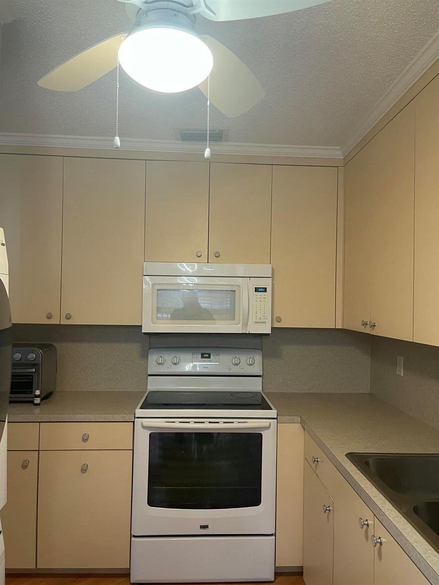 8744 Bella Vista Drive, Boca Raton FL 33433 photo 2