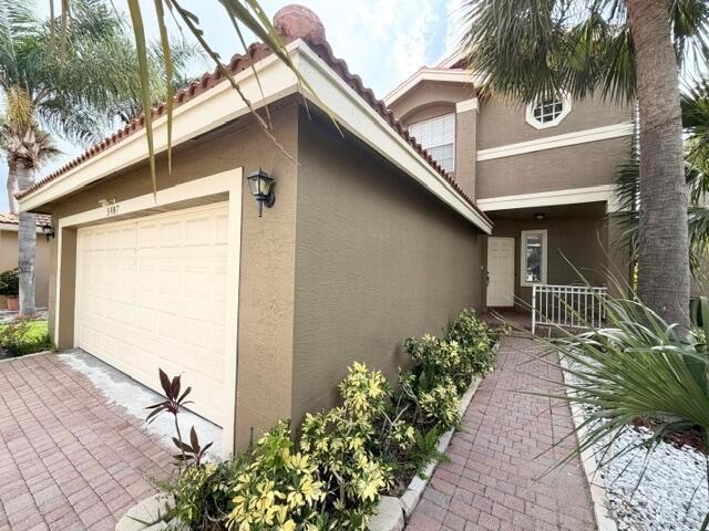 5487 Queenship Court, FL 33463