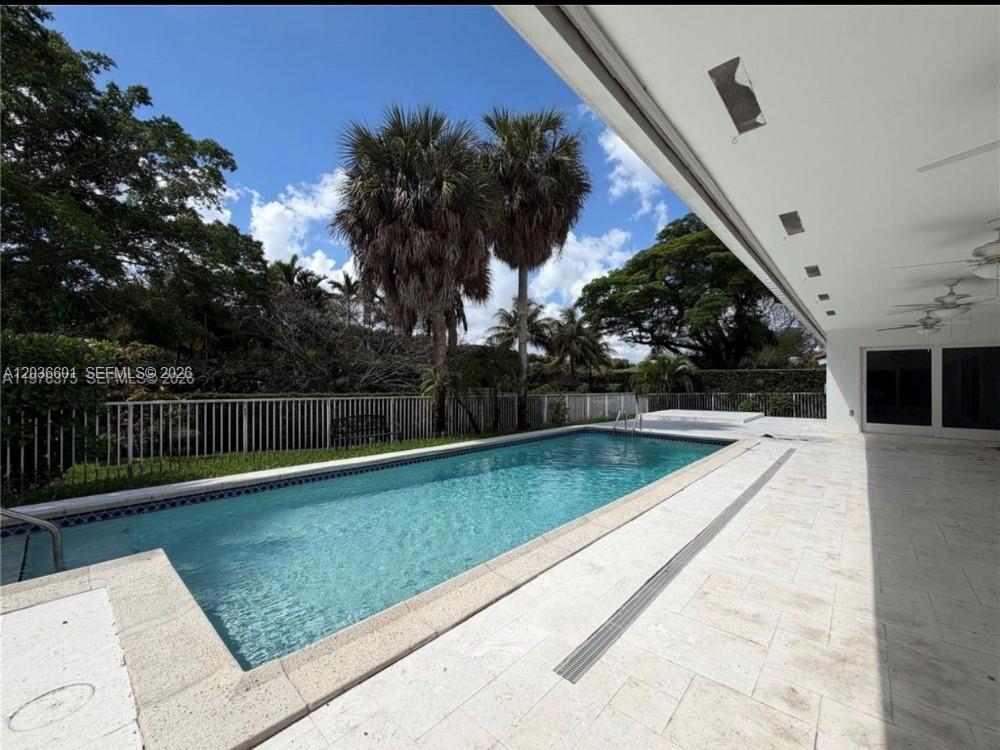 4934 NW 94th Doral Pl, Doral FL 33178 photo 3