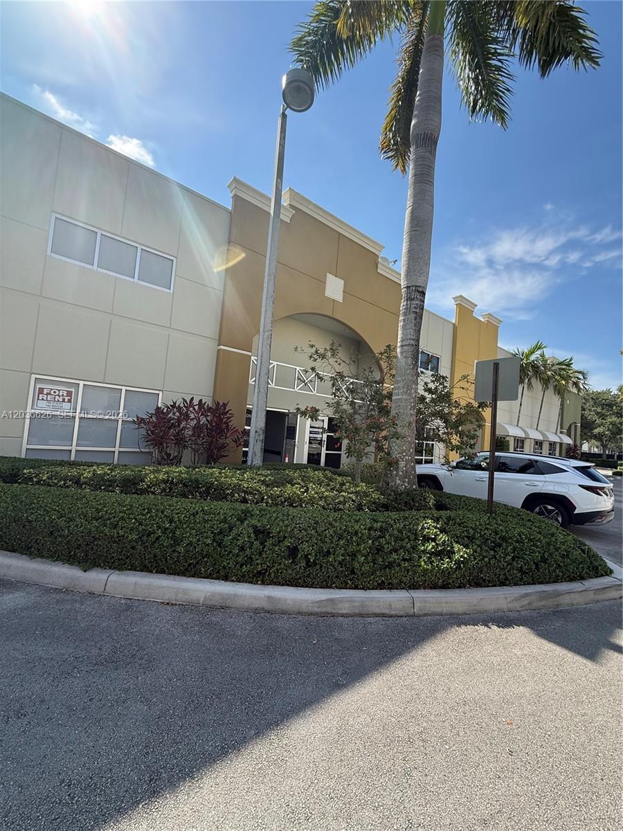 11231 NW 20th St # 122, Sweetwater FL 33172
