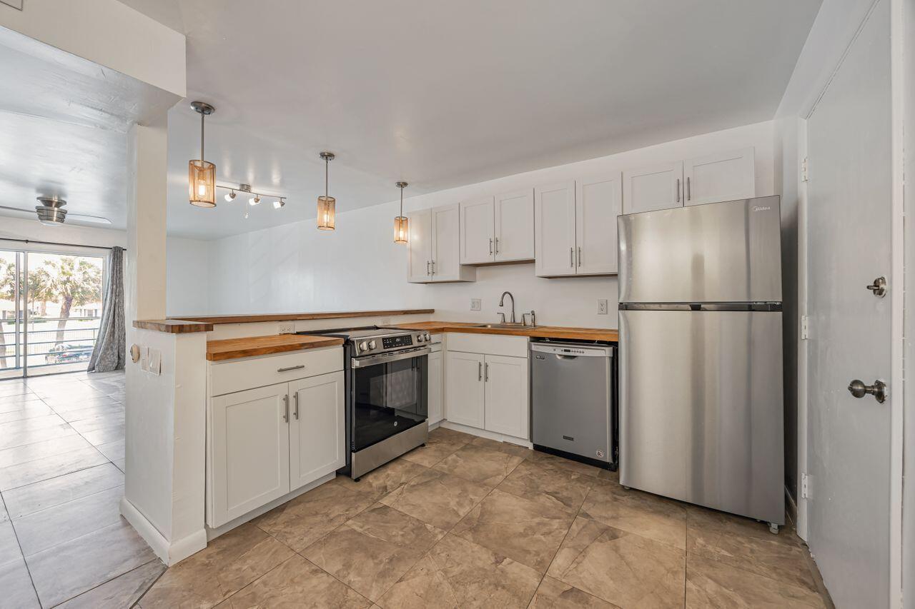 22605 SW 66th Avenue # 206, Boca Raton FL 33428