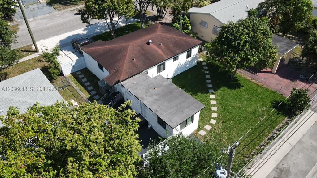 150 NE 169th Ter, North Miami Beach FL 33162 photo 4