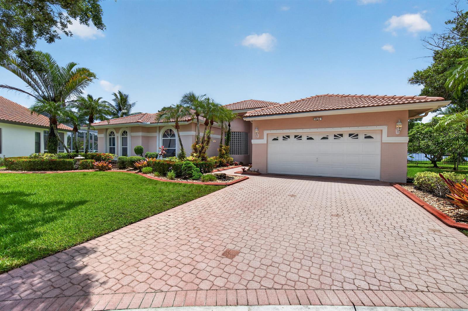 1501 NW 180th Way, Pembroke Pines FL 33029