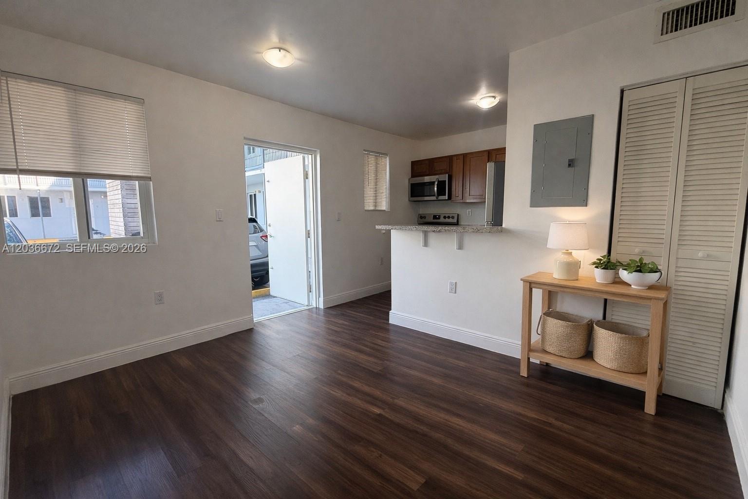 540 NW 7th St # 4, Miami FL 33136 photo 2
