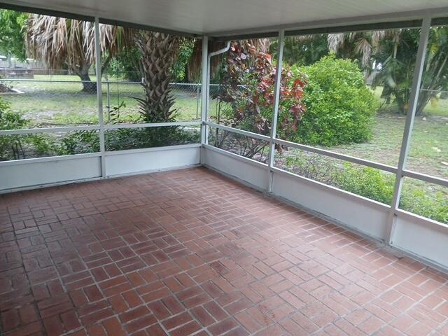 709 SE Alamanda Way, Stuart FL 34996 photo 4