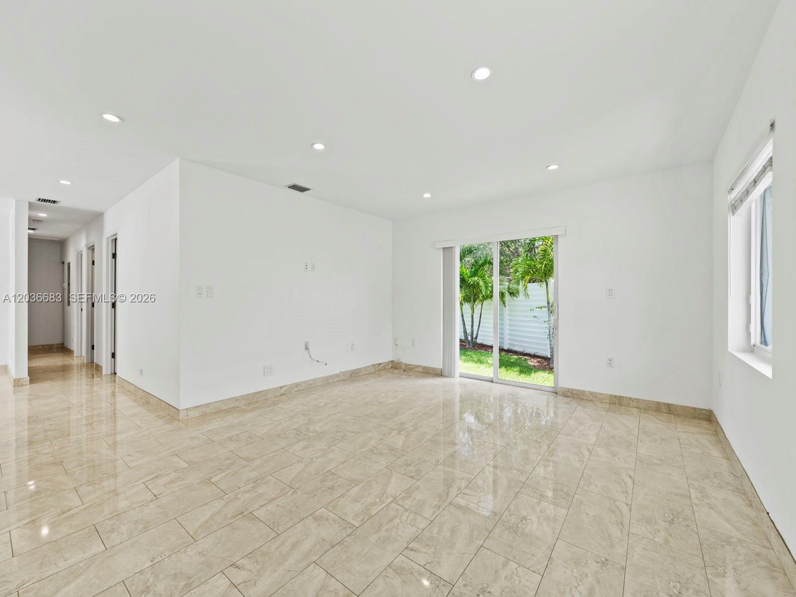 19715 SW 99th Pl, Cutler Bay FL 33157 photo 5