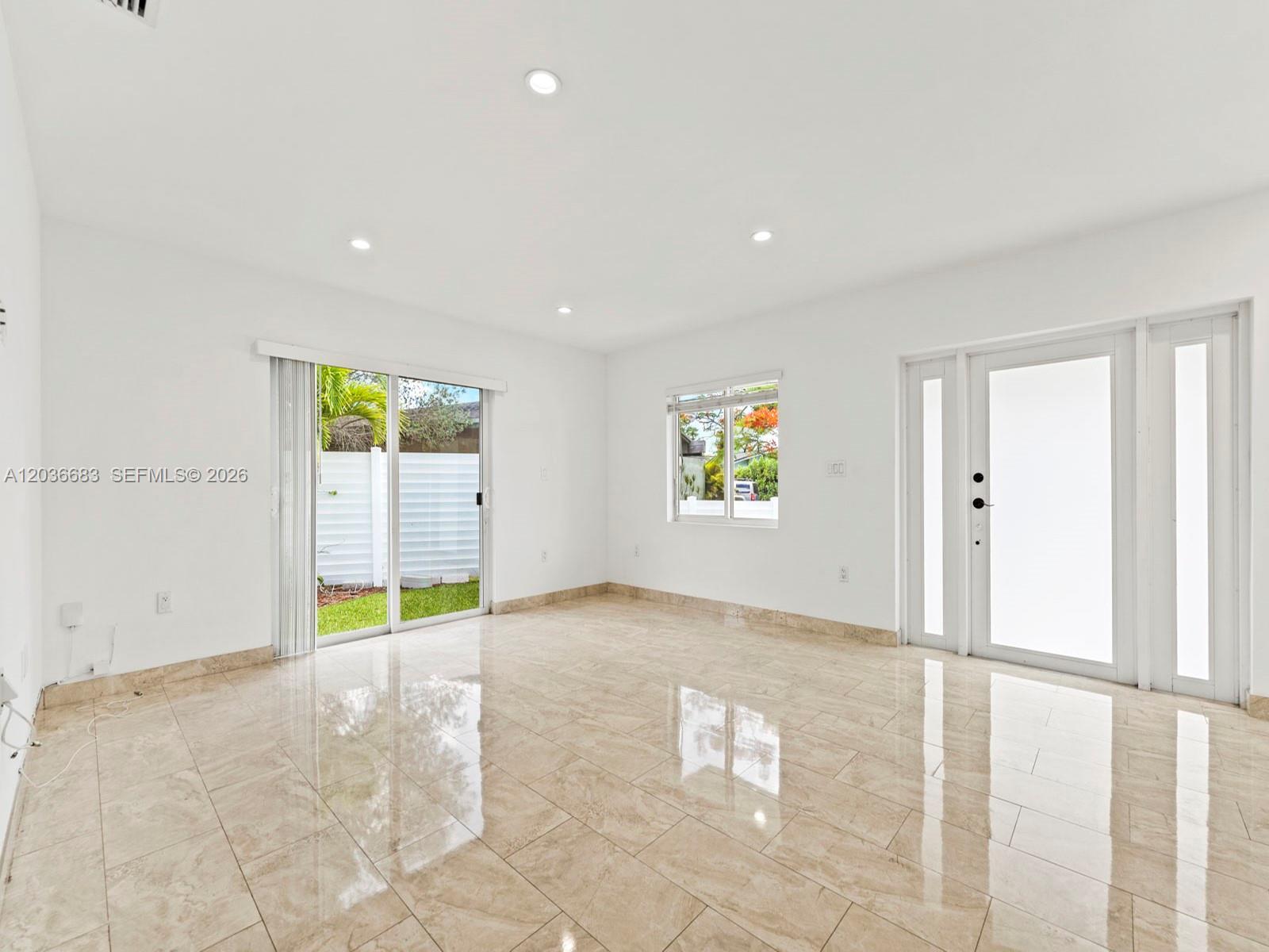 19715 SW 99th Pl, Cutler Bay FL 33157 photo 4