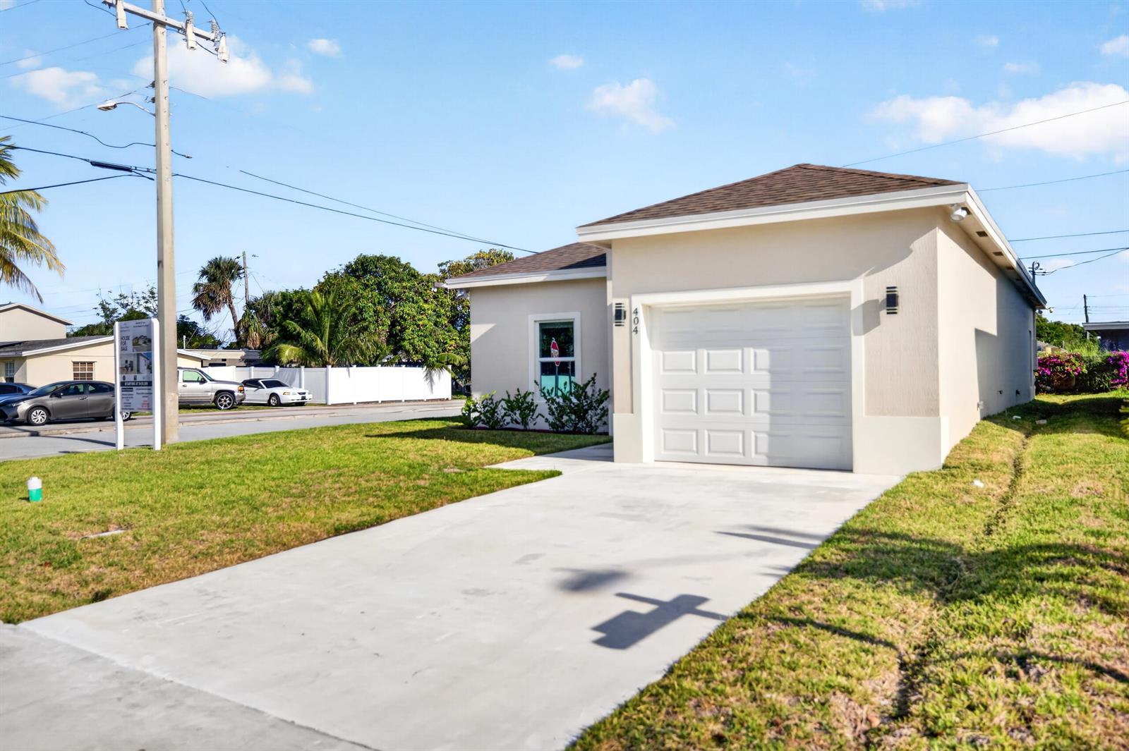 402 NW 12th Avenue, Boynton Beach FL 33435 photo 2