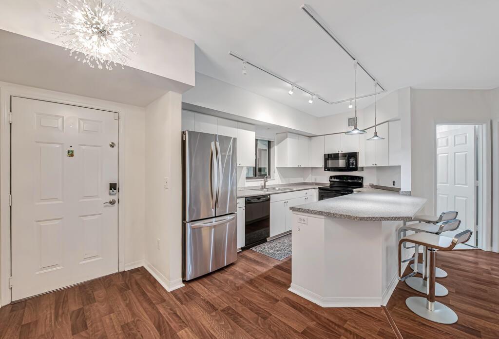 2105 Lavers Circle # 306, Delray Beach FL 33444 photo 4