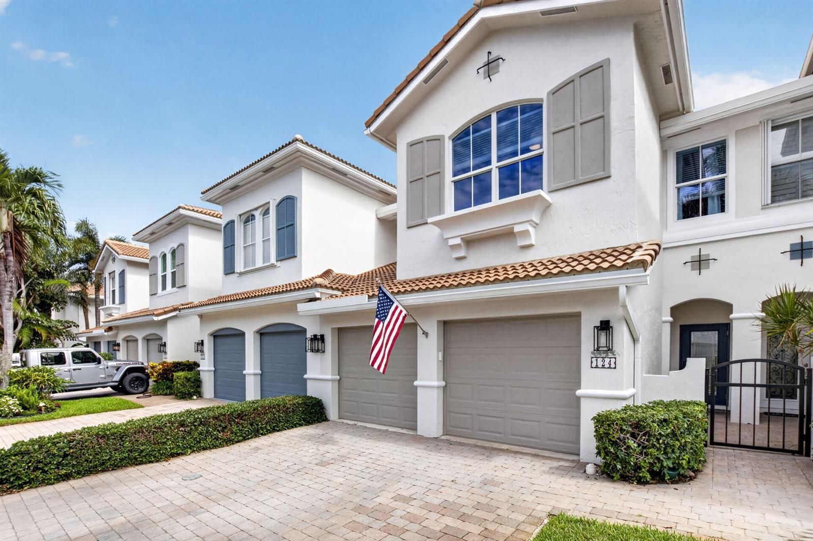 124 Las Brisas Circle, Hypoluxo FL 33462 photo 2