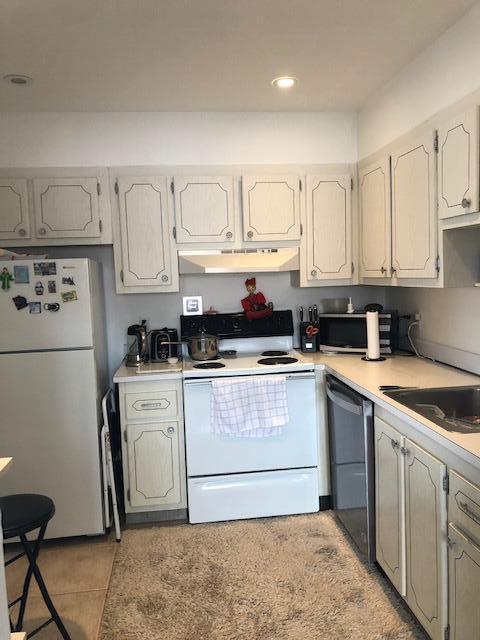 370 Saxony Trail, Delray Beach FL 33446 photo 3