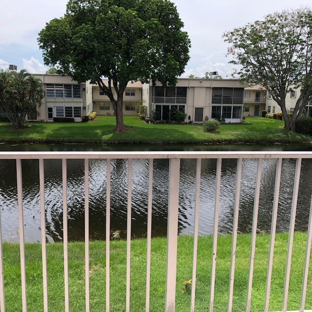370 Saxony Trail, Delray Beach FL 33446 photo 5