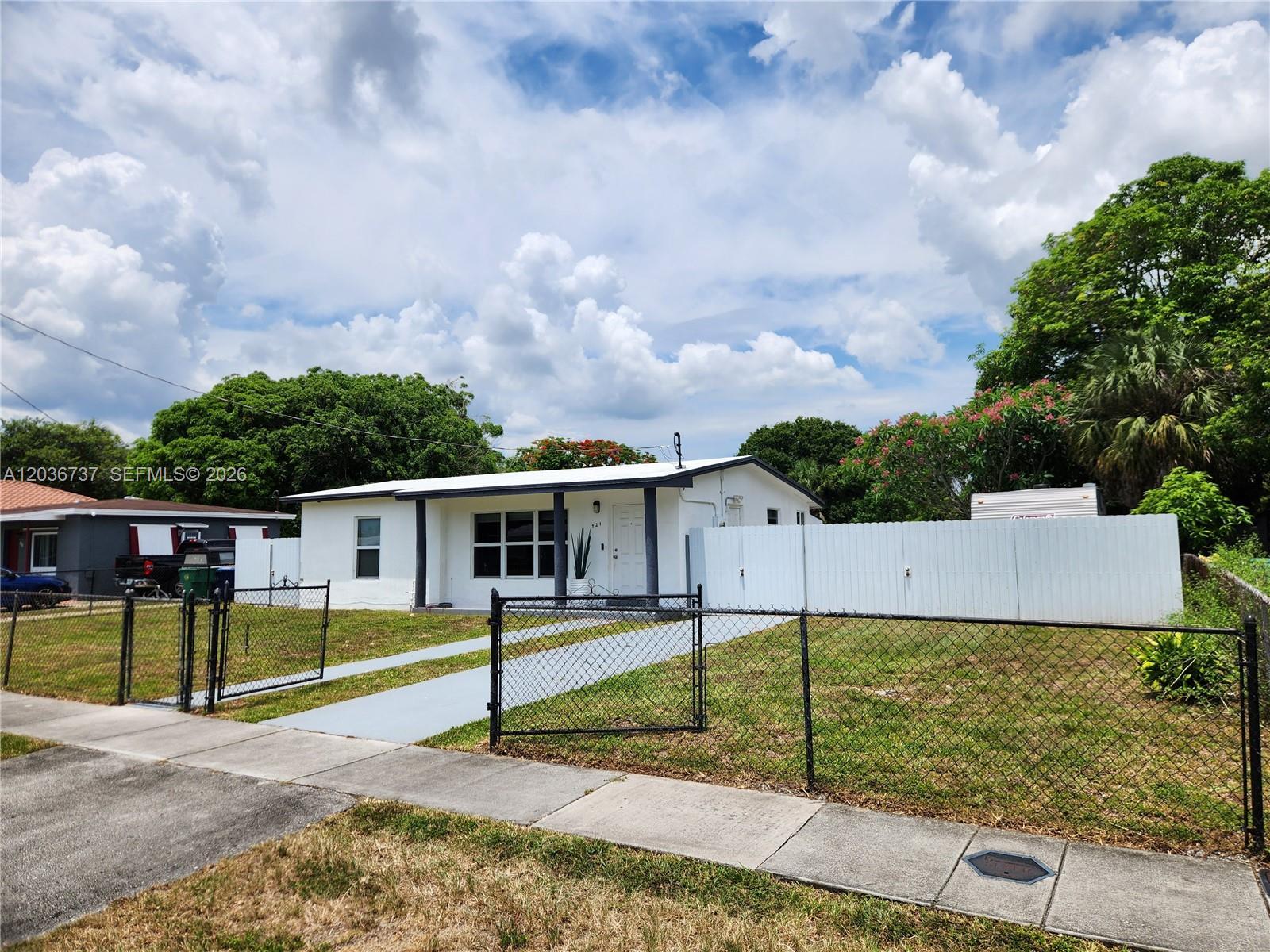 721 NW 33rd Ave, Lauderhill FL 33311 photo 2