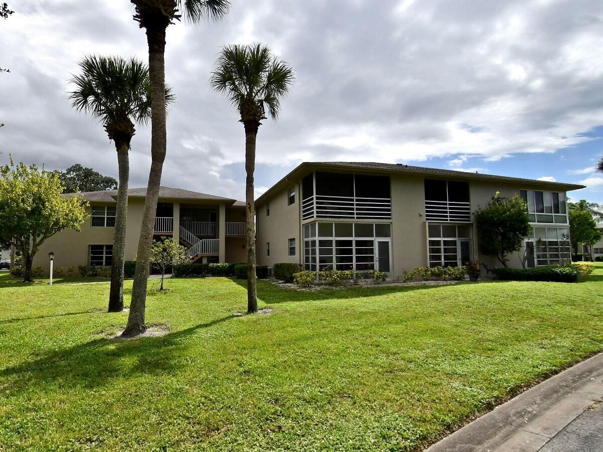 26 Lake Vista Trail Apt 104, Port St. Lucie FL 34952