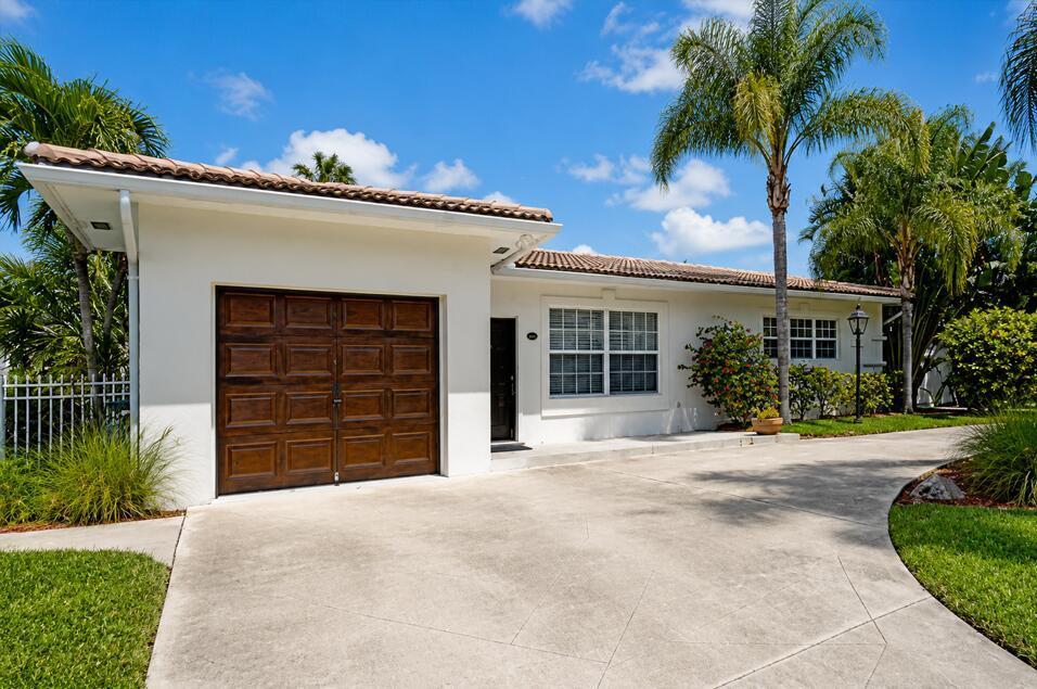 2031 Pleasant Drive, Juno Beach FL 33408 photo 2