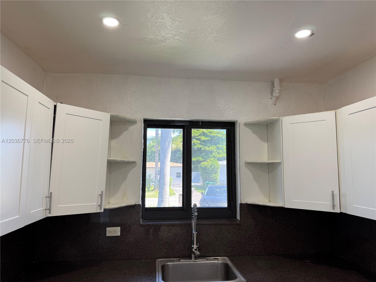 1461 NE 118 St, Miami FL 33161 photo 3