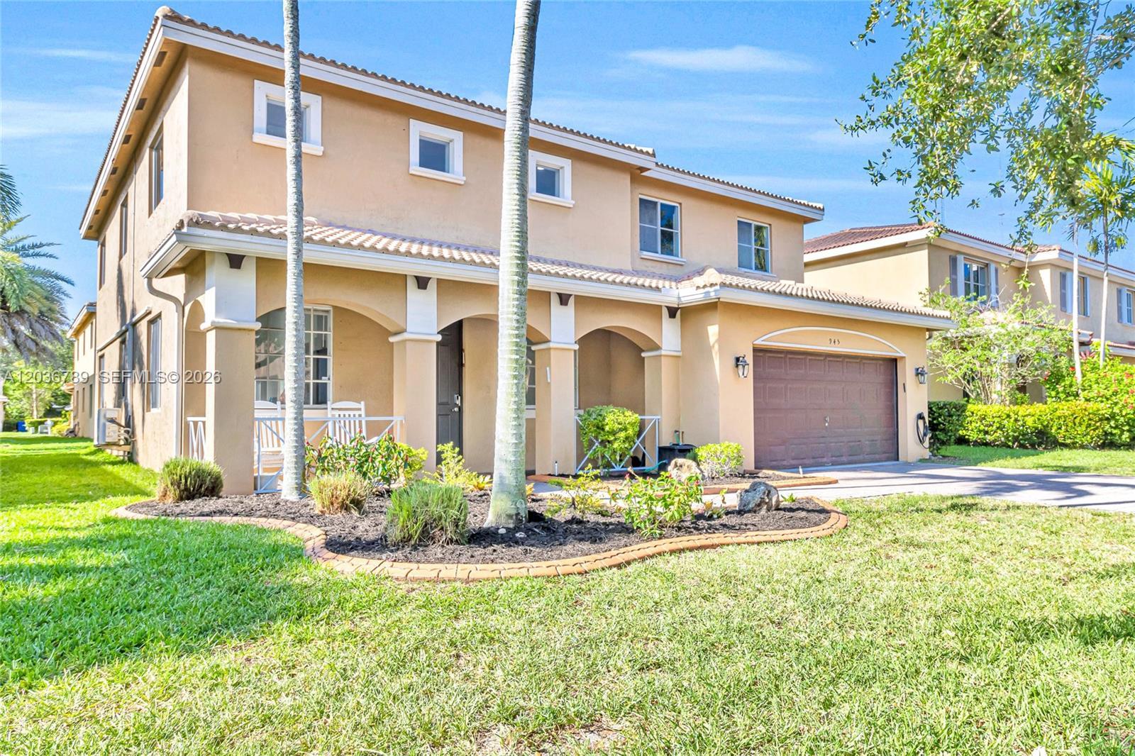 945 NW 206th St, Miami Gardens FL 33169