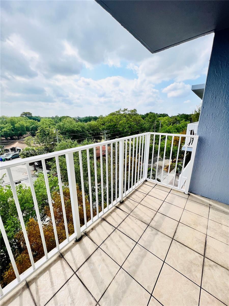 2415 NW 16th St Rd # 1, Miami FL 33125