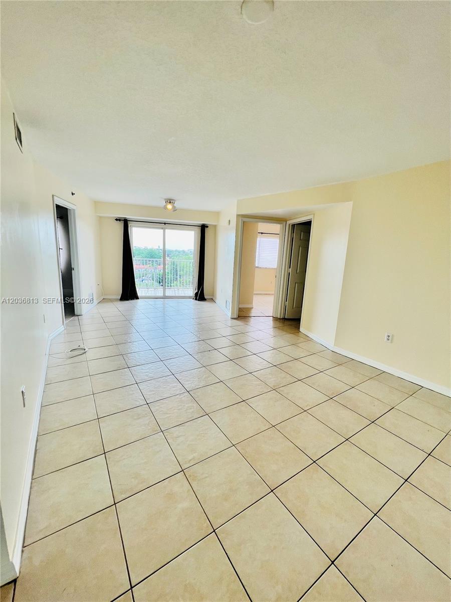 2415 NW 16th St Rd # 1, Miami FL 33125 photo 4