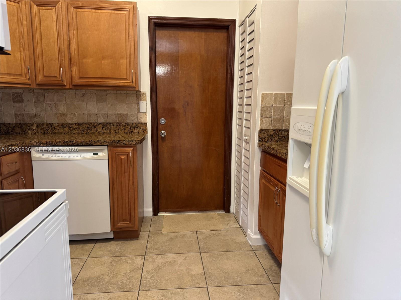 8556 SW 210th Ter, Cutler Bay FL 33189 photo 5