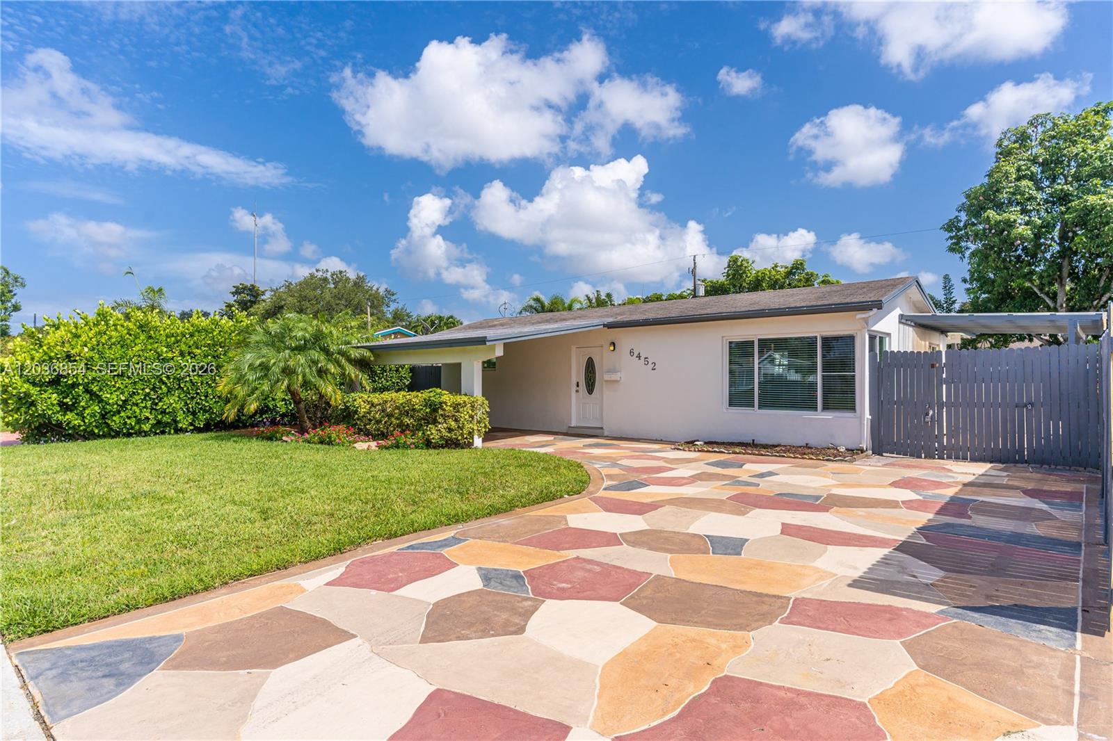 6452 Custer St, Hollywood FL 33024 photo 3