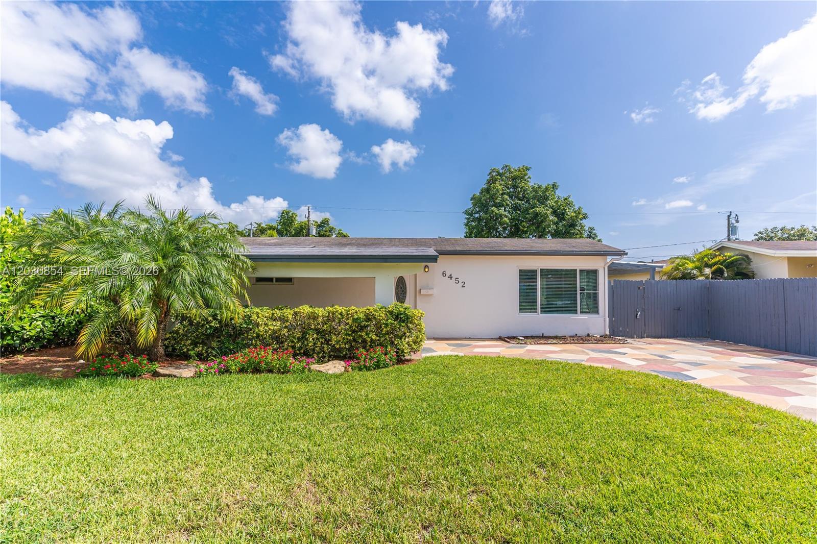 6452 Custer St, Hollywood FL 33024 photo 4
