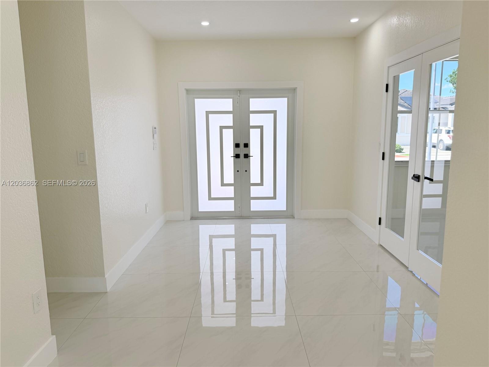 8024 NW 198th Ter, Hialeah FL 33015 photo 5