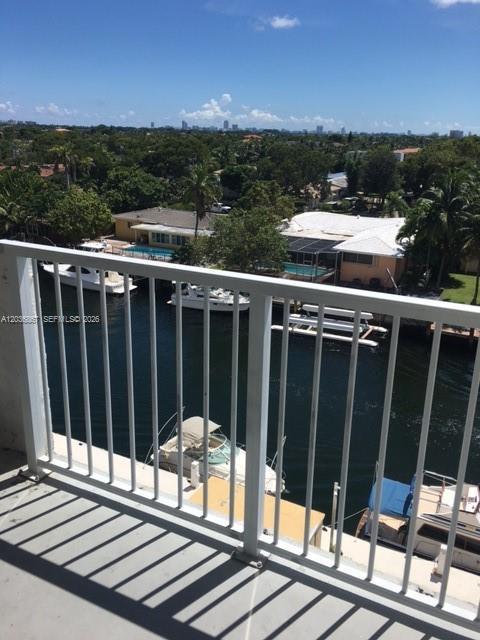 North Miami, FL 33181 photo 5